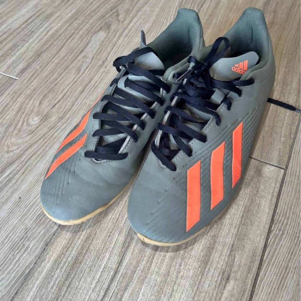 Adidas indoor soccer shoes sz mens 9.5